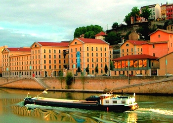 Les Subsistances &agrave; Lyon, au bord de la Sa&ocirc;ne et au pied de la Croix Rousse