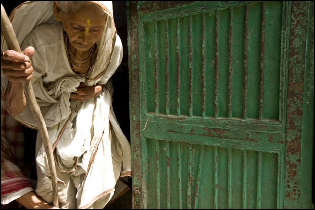 Une veuve sortant d'un Ashram de Vrindavan