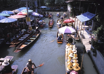 March&eacute; flottant &agrave; Bangkok