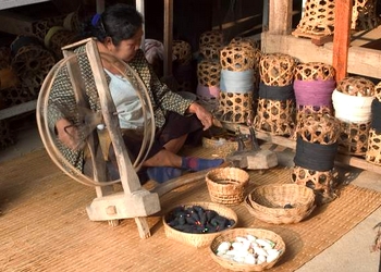 Un atelier de tissage