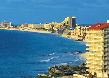 Canc&ugrave;n, au bord de la mer Cara&iuml;be