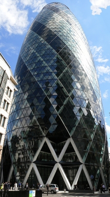 La tour Swiss Re ne sera bient&ocirc;t plus seule &agrave; Londres