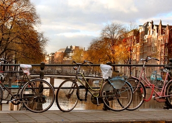 Amsterdam, ses v&eacute;los et ses canaux