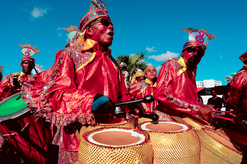   Karnaval: Grande Terre'deki Pointe-à-Pitre'deki Pazar geçit töreni