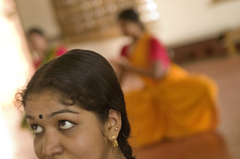 Une danseuse à l'entrainement à Madras