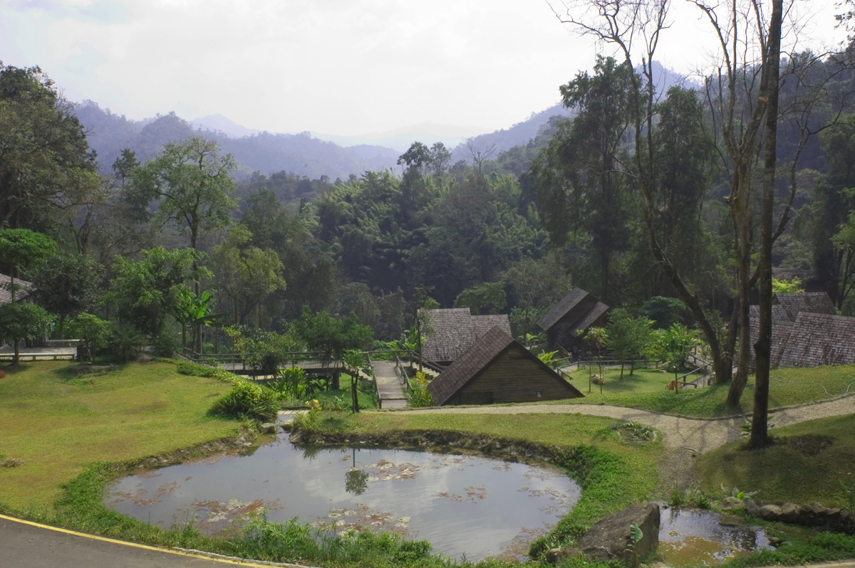 Source d'au chaude dans un petit village thaï