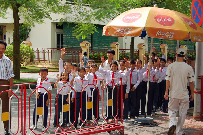 Hanoi'de okul gezisi