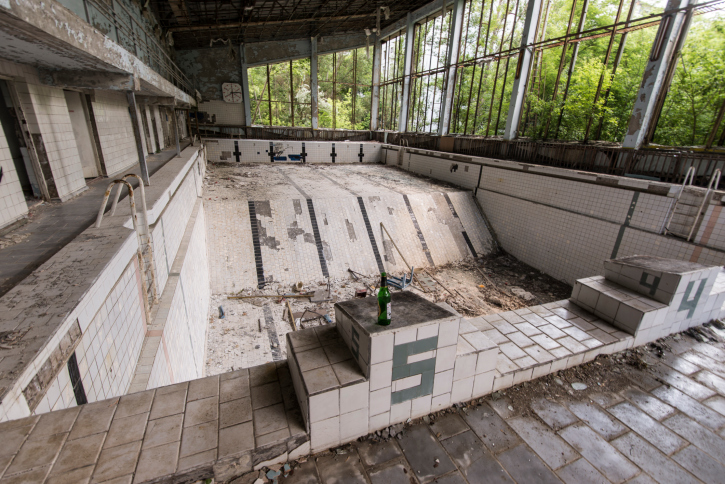 Piscine abandonnée à Tchernobyl