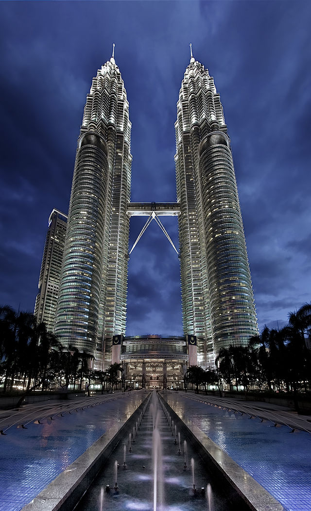Kuala Lumpur'daki Petronas İkiz Kuleleri