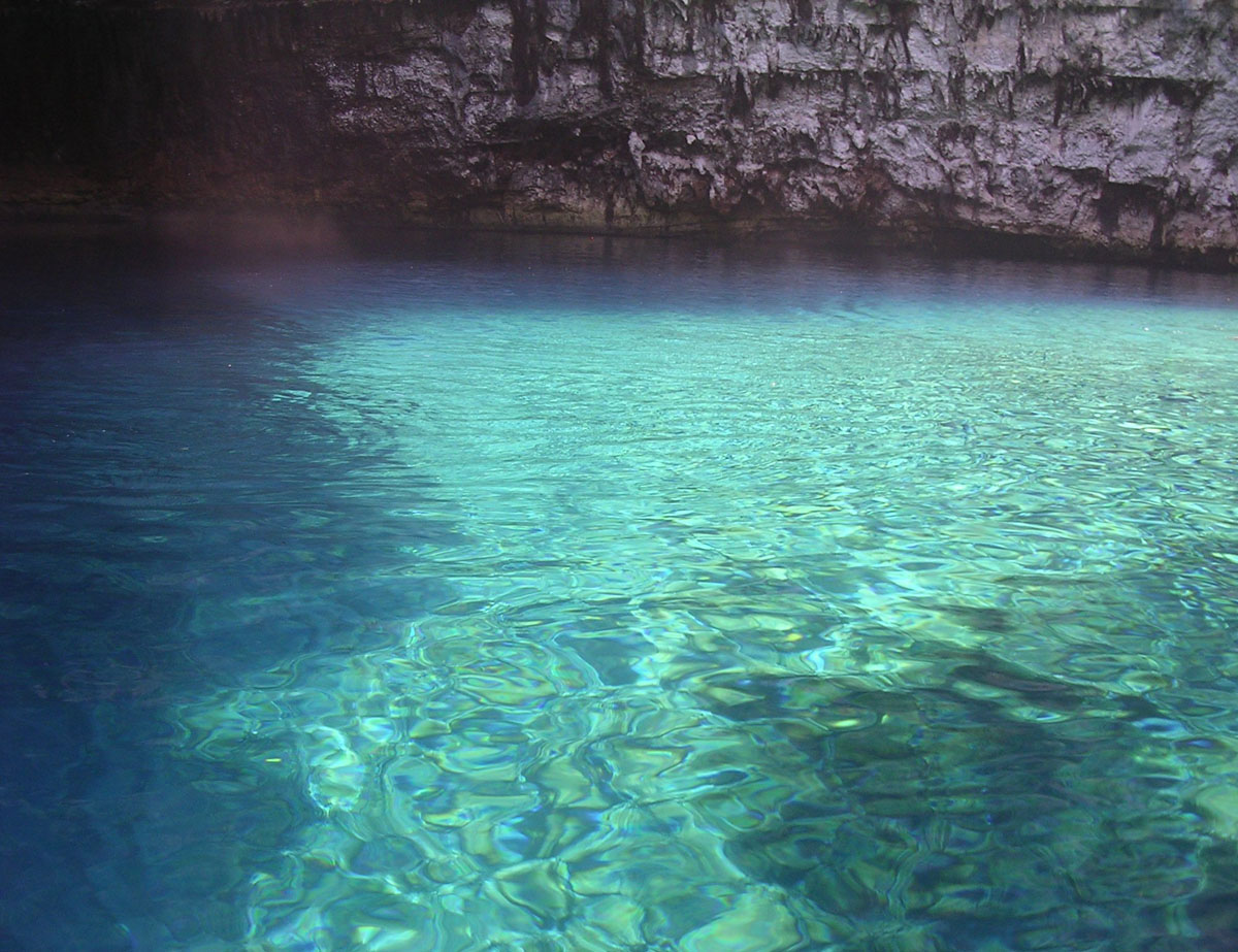Les eaux turquoises de Melissani
