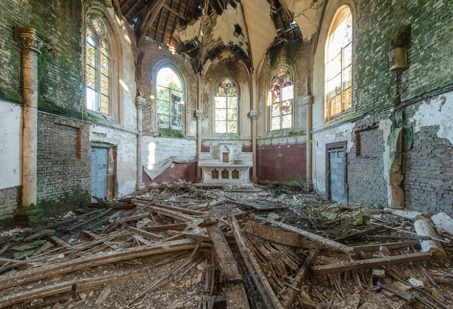 Eglise abandonnée en Europe