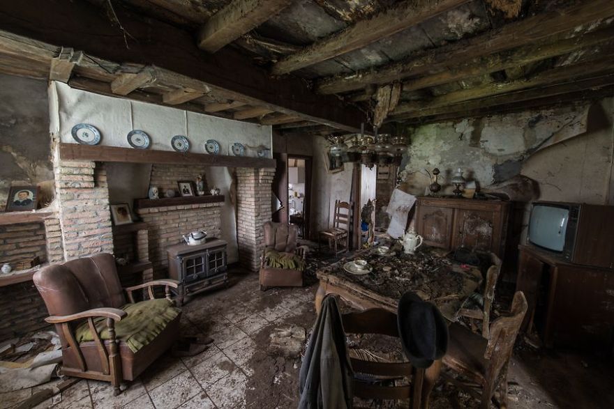 Urbex et Orbi, les photos de lieux abandonnés en Europe par Romain Veillon