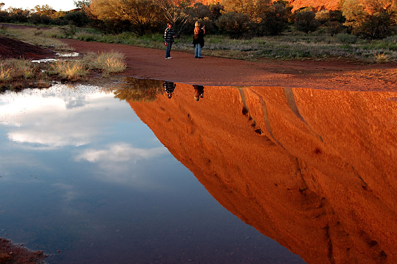 Każdego roku do Uluru . przyjeżdża 500 000 turystów