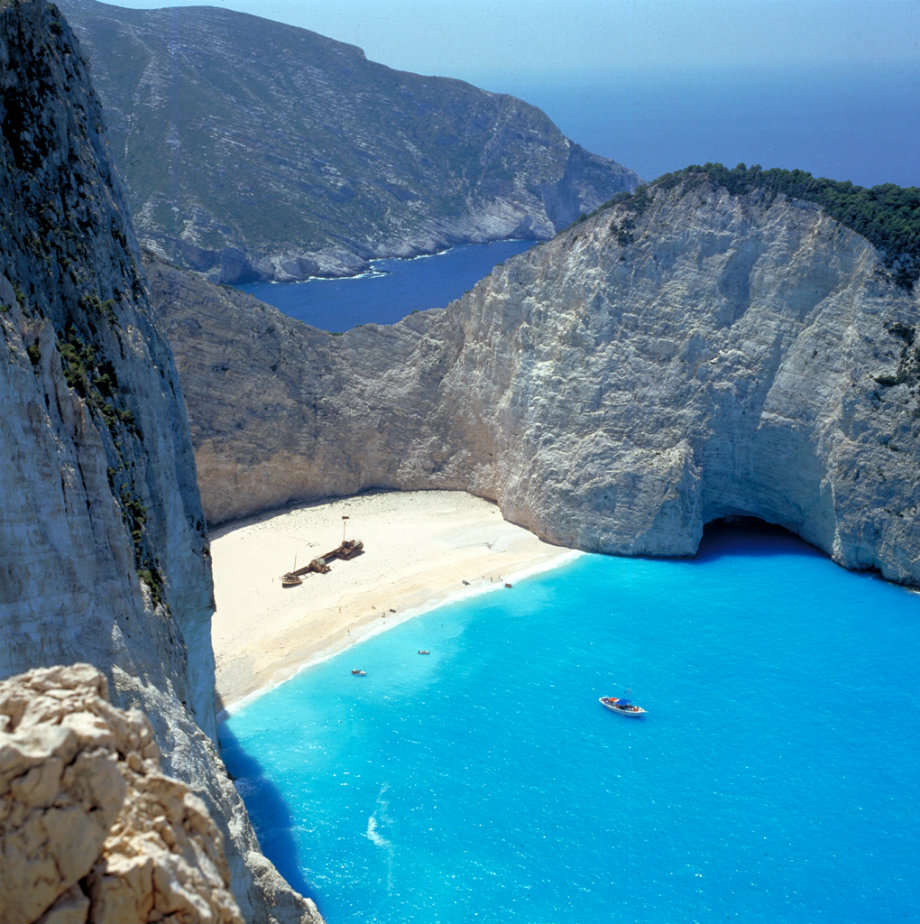 Les 10 plus belles photos de Navagio Beach, la plage des naufragés en Grèce