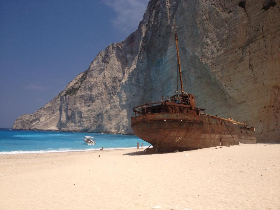 Les 10 plus belles photos de Navagio Beach, la plage des naufragés en Grèce
