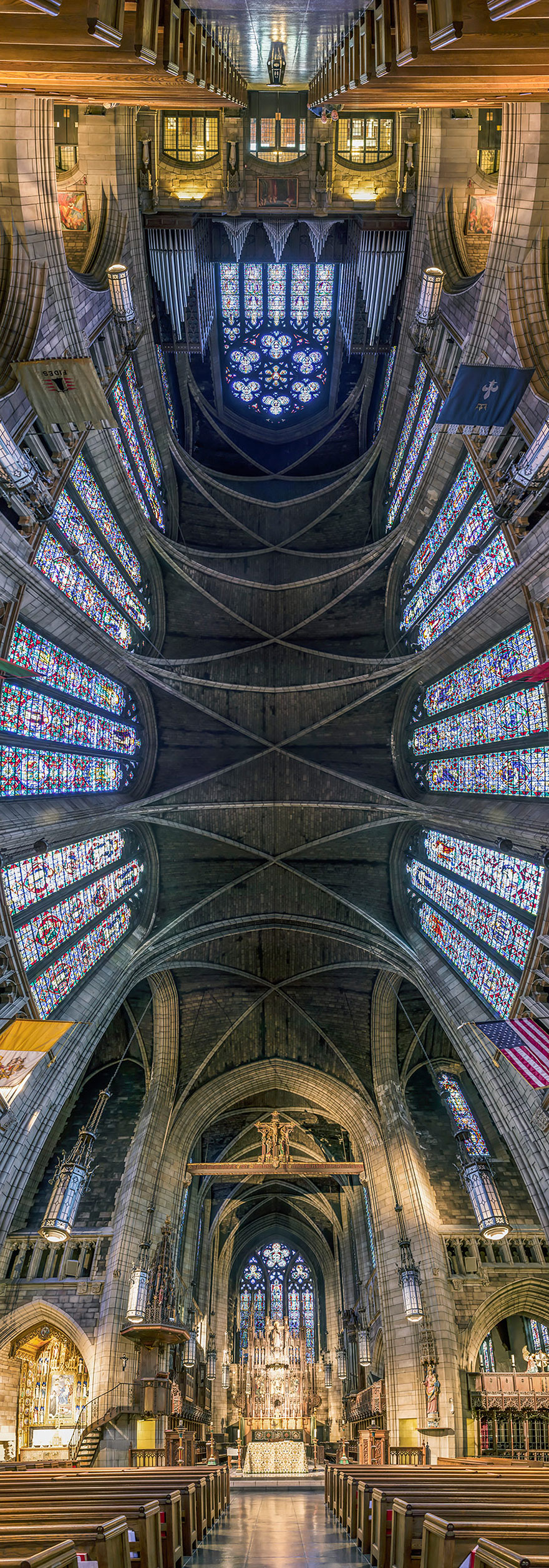 Vertical Churches par Richard Silver