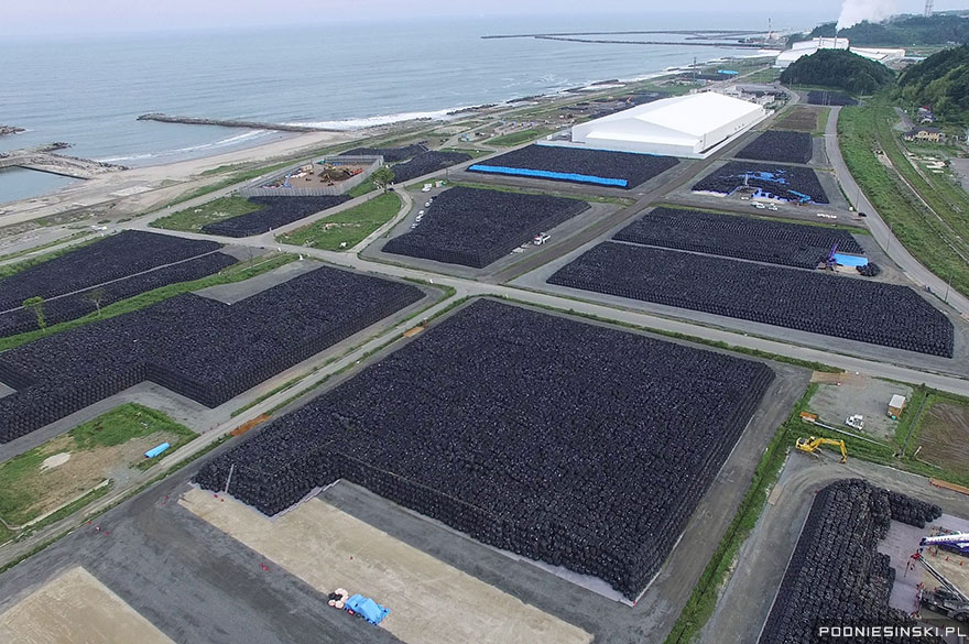 Zone d'exclusion de Fukushima, 2015 - Sacs de déchets contaminés