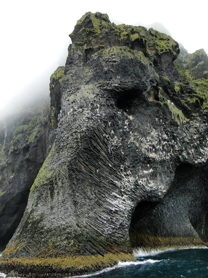 Elephant Rock, au large d'Heimaey