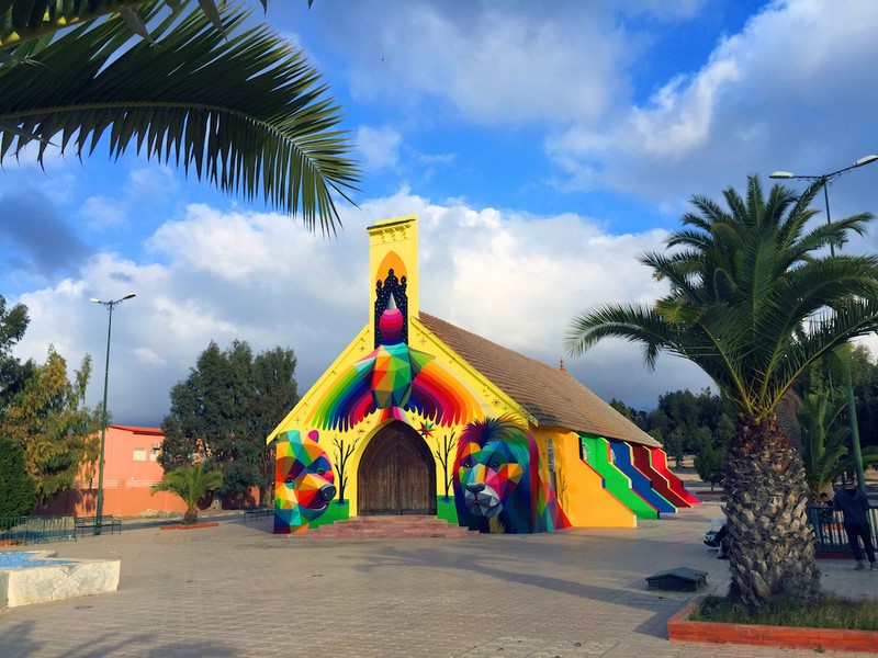 Une fresque d'Okuda San Miguel redonne vie à cette église 02