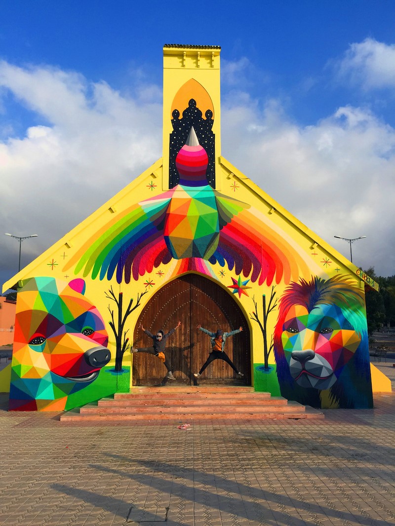 Une fresque d'Okuda San Miguel redonne vie à cette église 08