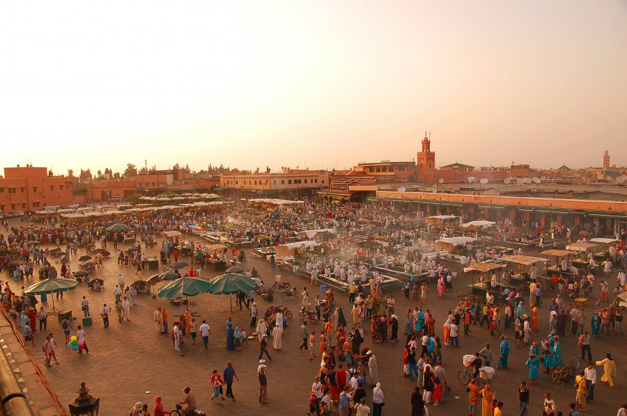 Marakeş'teki Djemaa el Fna Meydanı