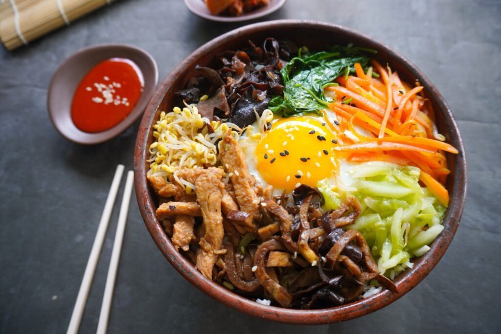 Le bibimbap, plat typique de la Corée du Sud