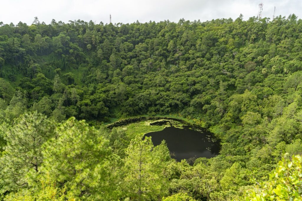 Le cratère volcanique endormi de Trou aux Cerfs à Maurice