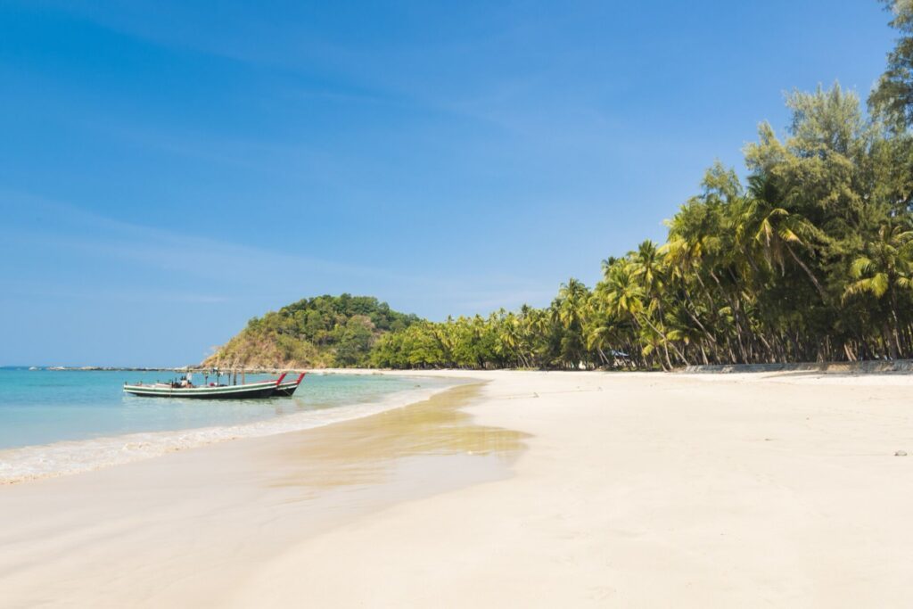 Belle plage de Ngapal - Myanmar