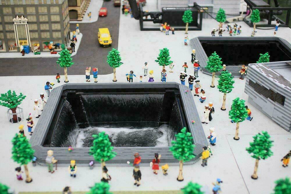 Bassins du One World Trade Center en Lego
