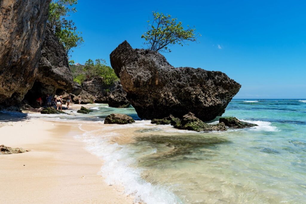 Plage de Padang Padang sur la péninsule de Bukit à Bali