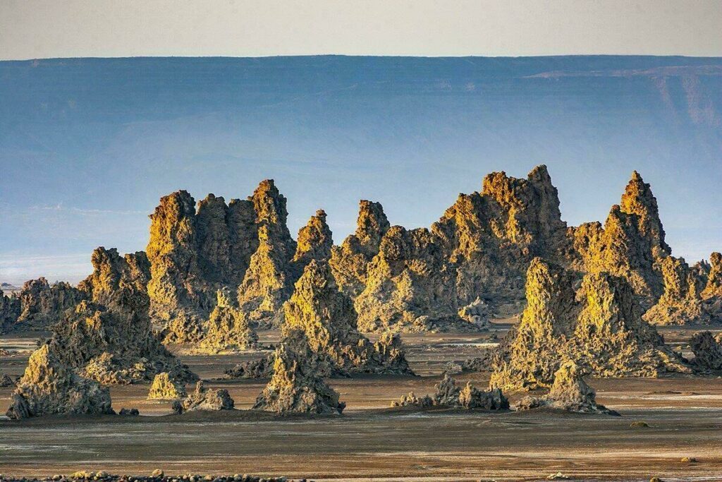 Cheminées volcaniques du lac Abbe