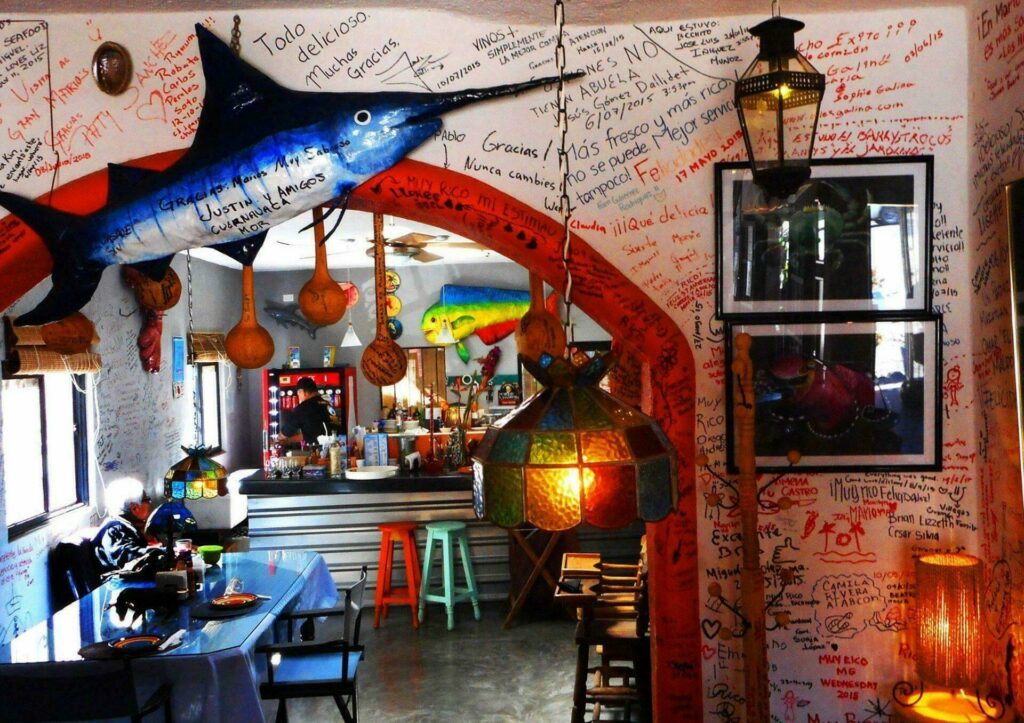 Ambiance typique chez Mario’s Mariscos Frescos