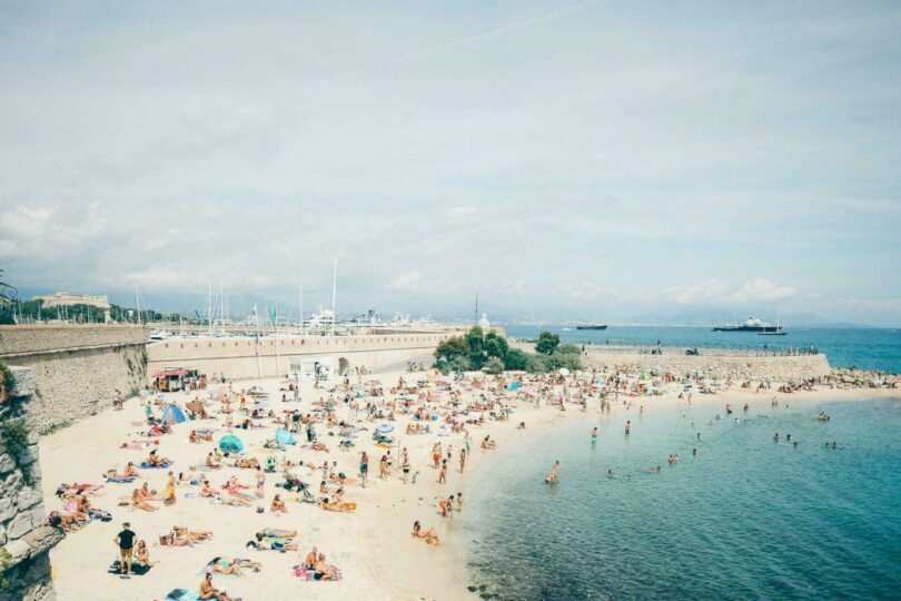 Une plage de Nice labellisée Pavillon Bleu