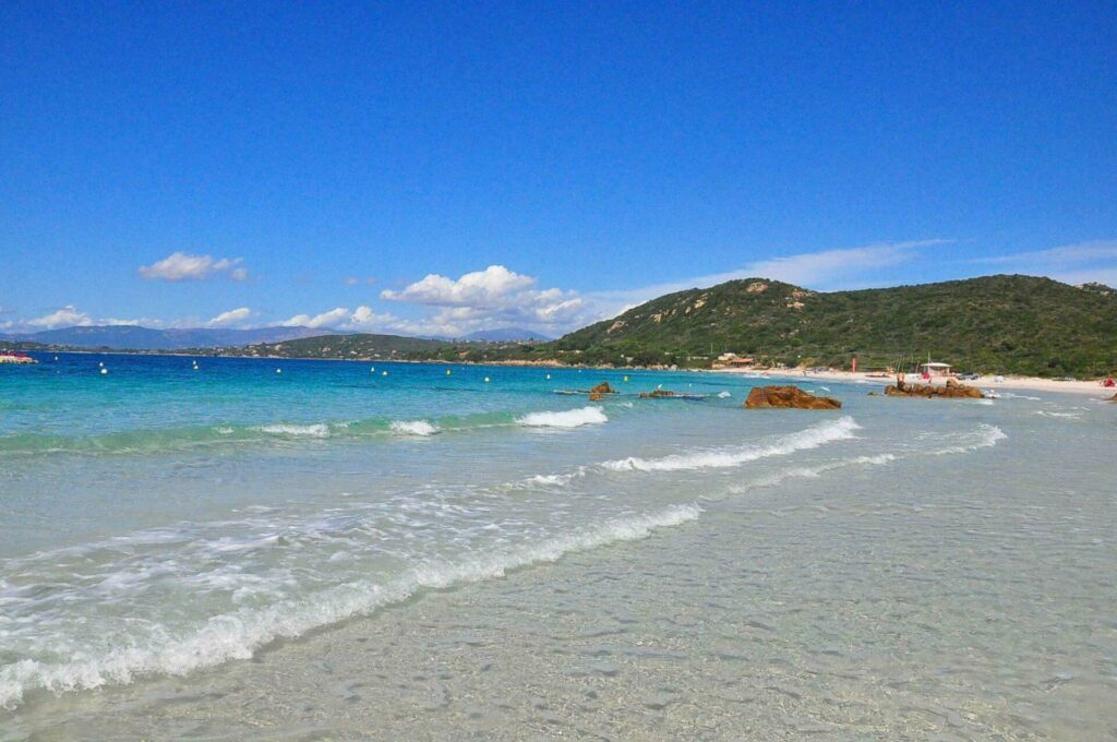 La plage d'argent à Pietrosella