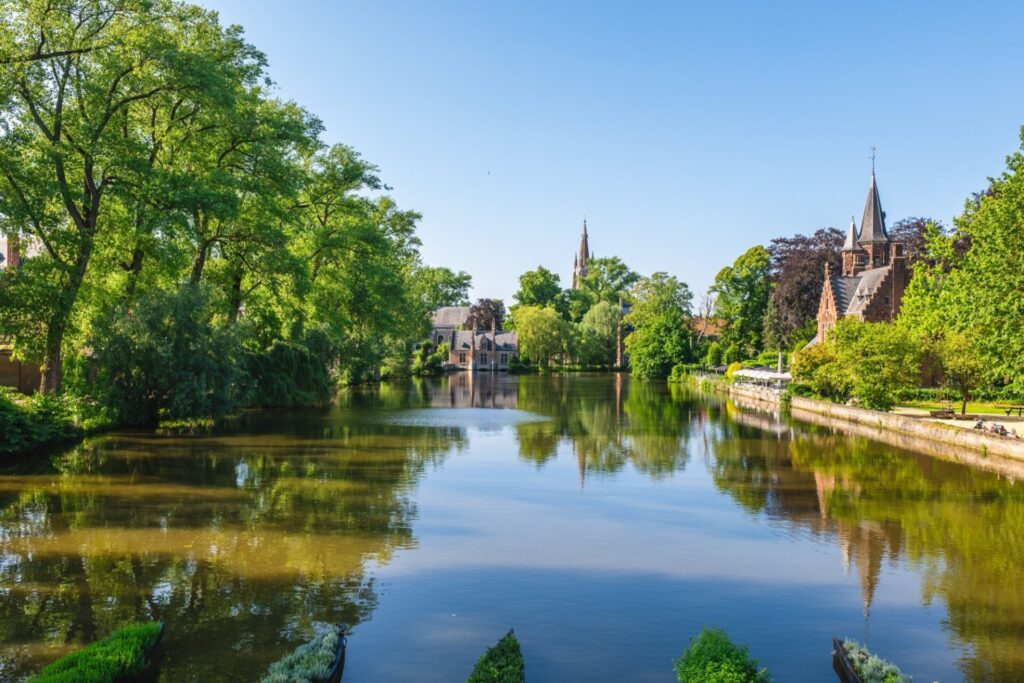 Vue de Minnewater, le lac de l'amour, situé à Bruges