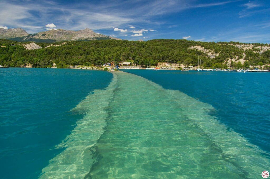 En Provence-Alpes-Côte d'Azur, venez visiter le lac de Serre Ponçon