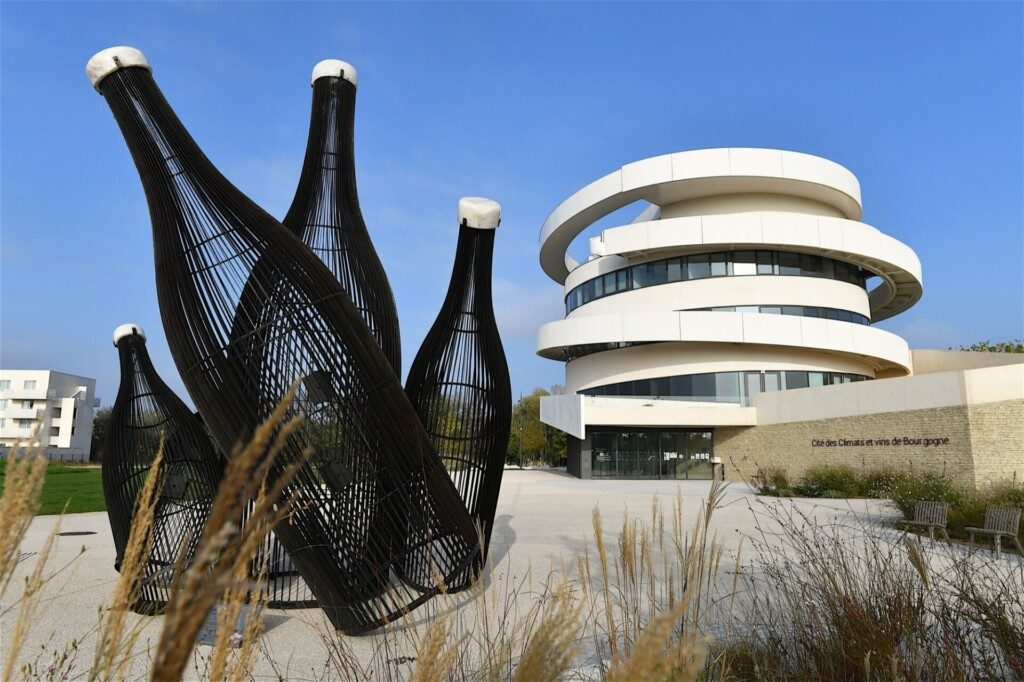 La Cité des climats et des vins de Bourgogne dans la ville de Beaune, autour de Dijon