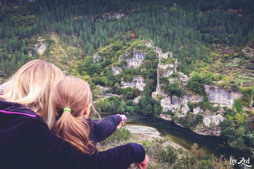 En Occitanie, visiter le surprenant village de Castelbouc