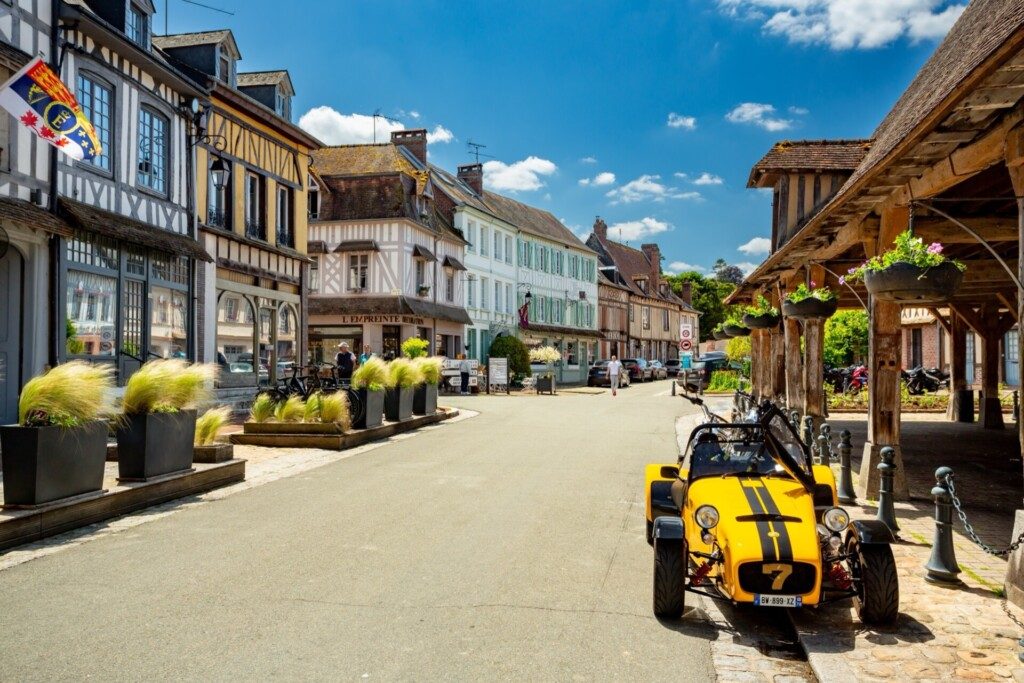 Le centre de Lyons-la-Forêt et ses halles, dans les alentours de Rouen