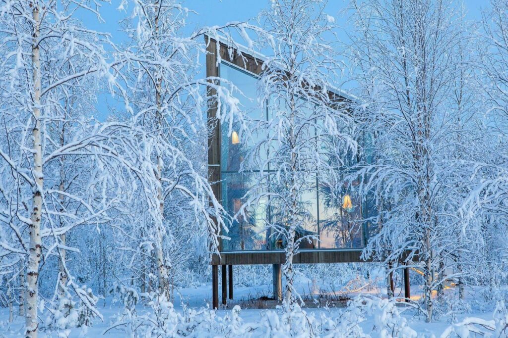 Suède : hébergement en hiver sous la neige