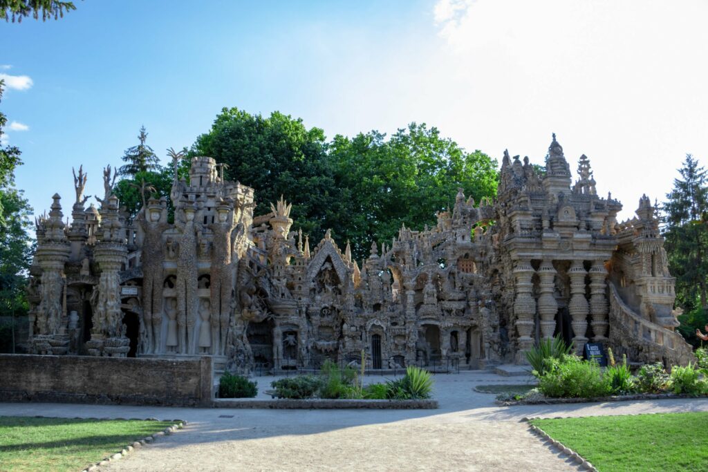 Palais insolite du Facteur Cheval