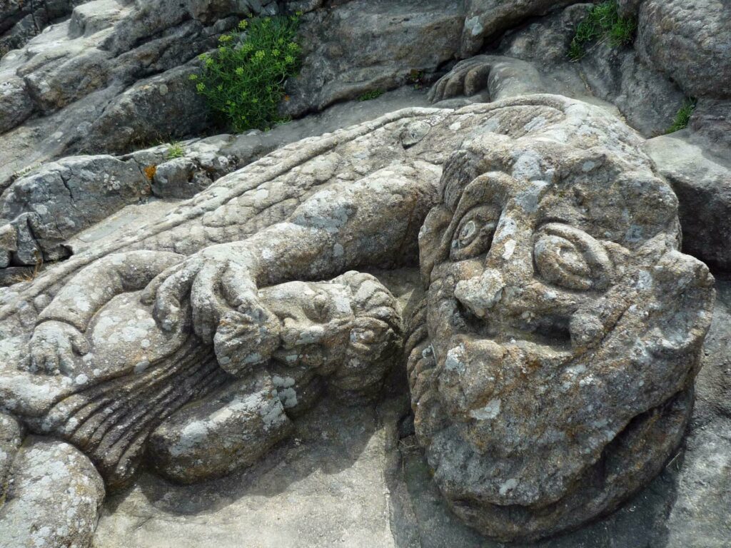 Rzeźbione skały Rothéneuf