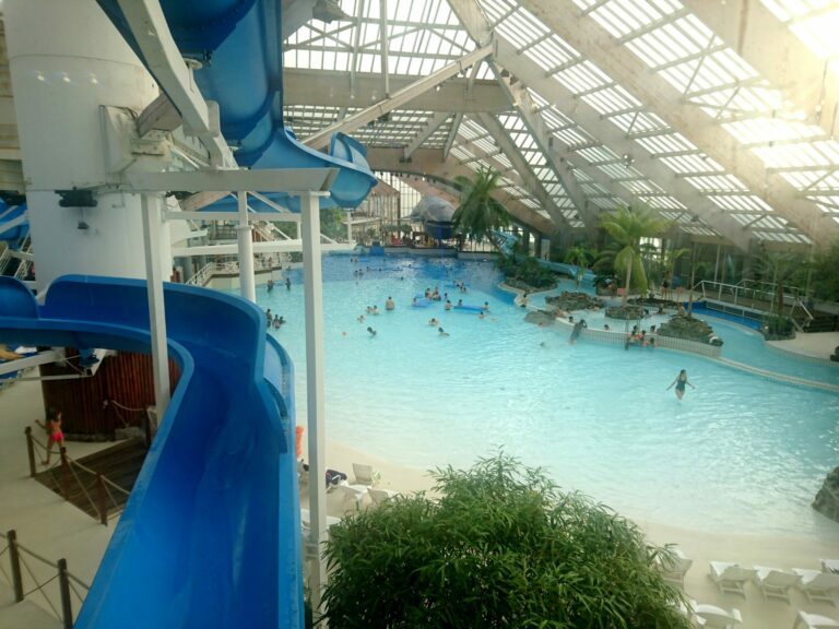 Quel a été le premier parc d'attraction en France ?