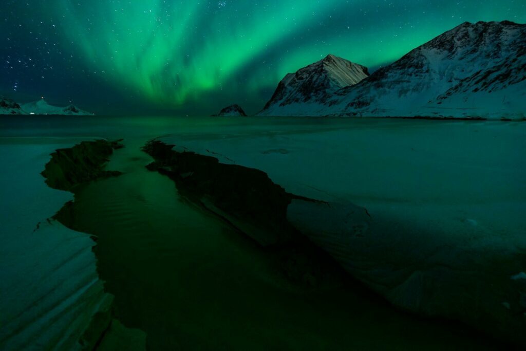 aurores boréales dans les Lofoten en hiver