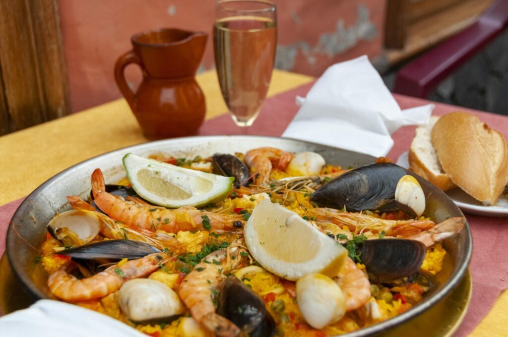 Paella dans une Guachinche