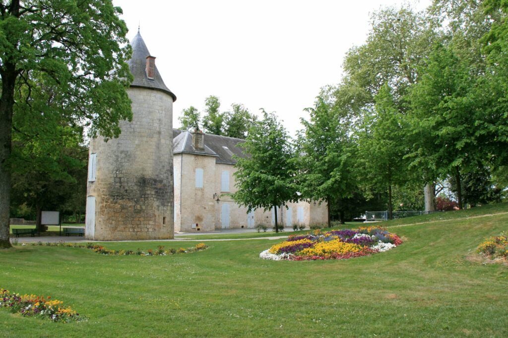 Surgères autour de La Rochelle