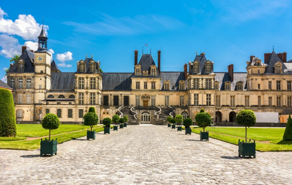 château de Fontainebleau en amoureux proche de Paris