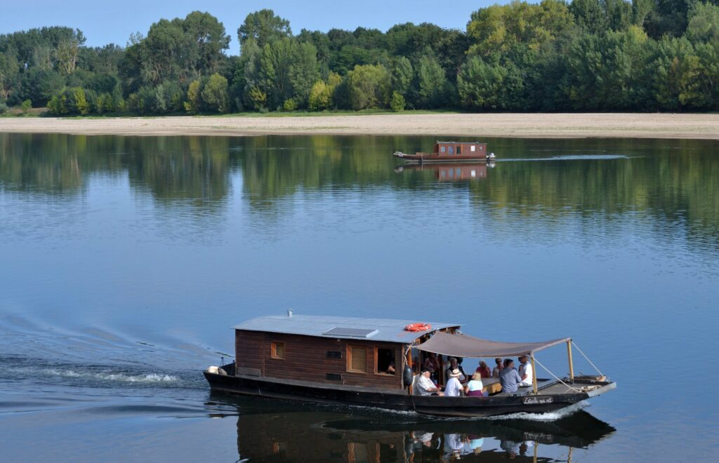 Naviguer sur une toue à faire à Tours