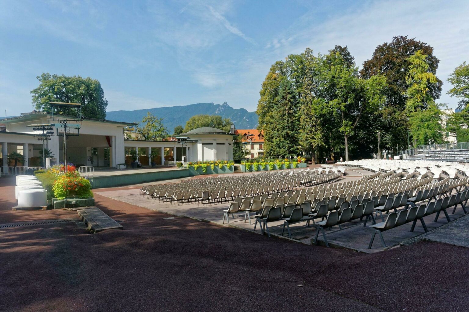 12 visites à faire à AixlesBains pendant votre séjour 12 visites à faire à AixlesBains pendant votre séjour