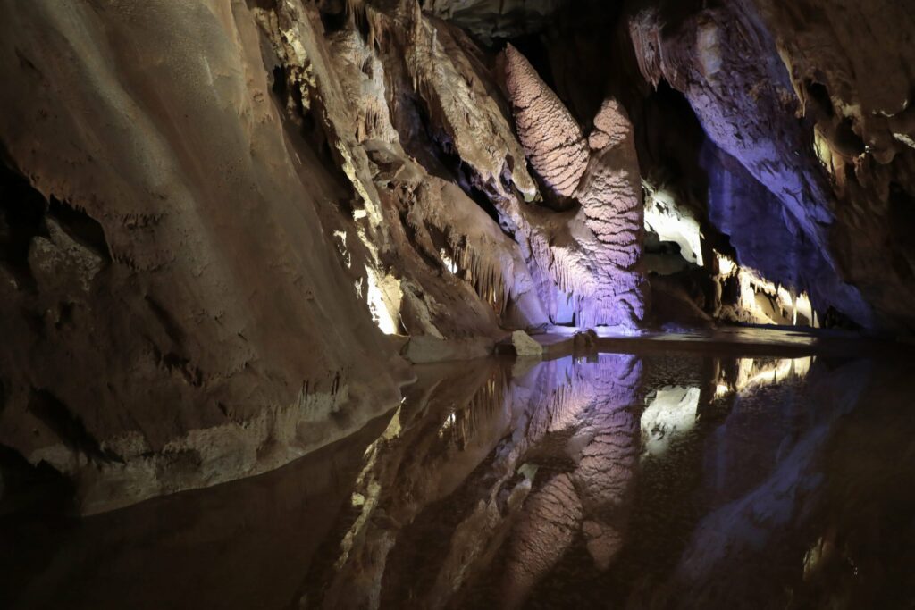 La grotte de la Cocalière dans le parc national des Cévennes